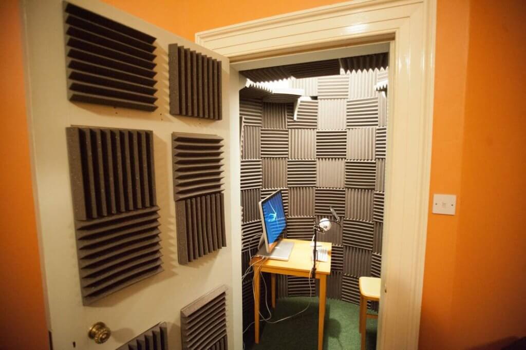 How To Build A DIY Vocal Booth 4 Quick & Easy Methods!