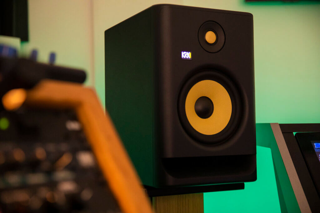 Top 5 Studio Monitors Best Picks for 2021! Mixing Tips