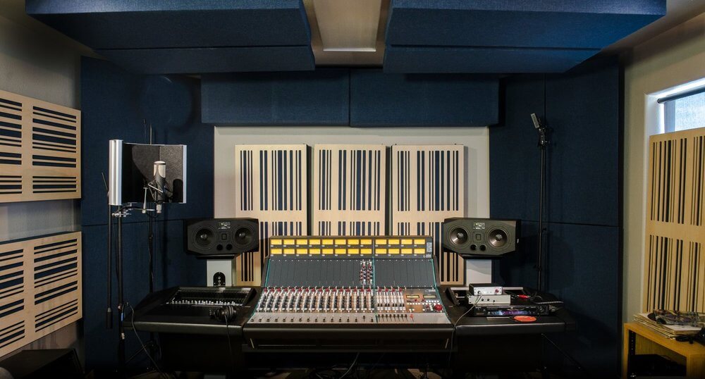 Do Acoustic Panels Work? Great Way To Do It + DIY Method - Mixing Tips