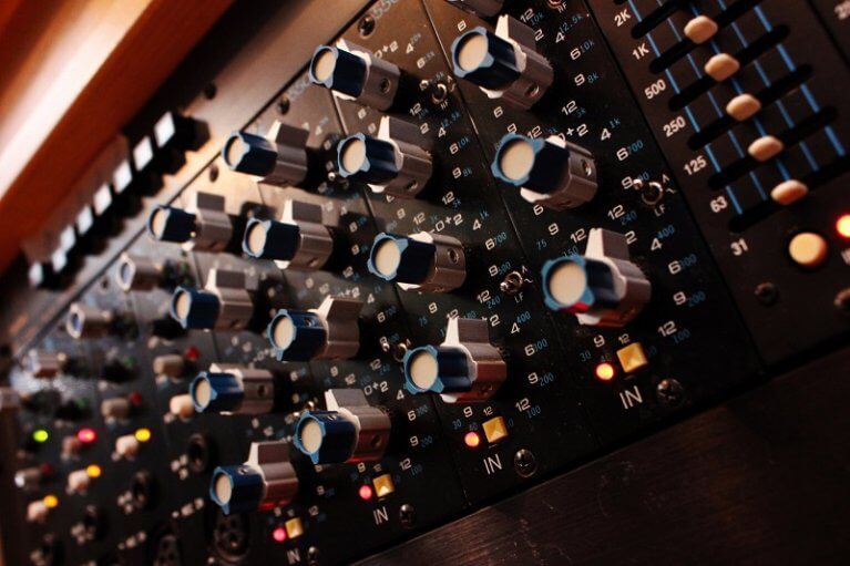 Buyers Guide Top 10 Best Parametric Equalizers! Mixing Tips