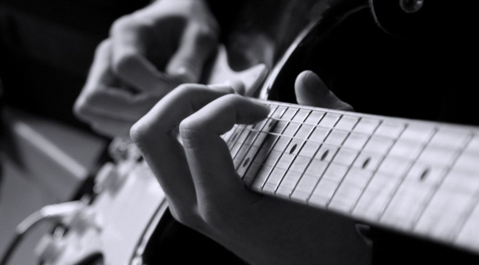 EQing Electric Guitars How To EQ Big Electric Guitars! (2023)